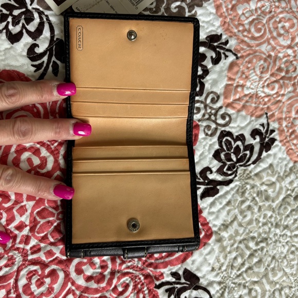 COACH small wallet. I purchased this off of Poshmark. Ready to rotate. - Picture 4 of 5